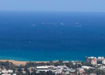 Girne açıklarında 270 yolcusu olan gemi alabora oldu