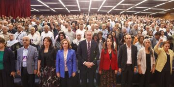 DEM Parti Kongresi’nde yeniden Hatimoğulları ve Bakırhan seçildi