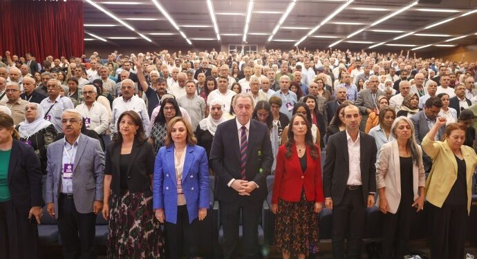 DEM Parti Kongresi’nde yeniden Hatimoğulları ve Bakırhan seçildi
