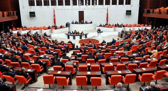 Meclisin ilk gündemi süreç komisyonunun oluşturulması