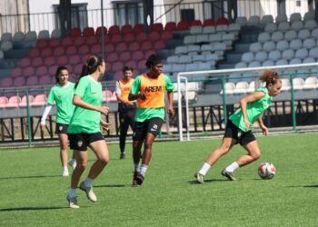 Amedspor kadın futbolcularından taraftarlara çağrı
