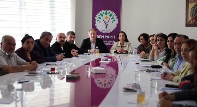 DEM Parti, bileşenler ve HDK buluşması